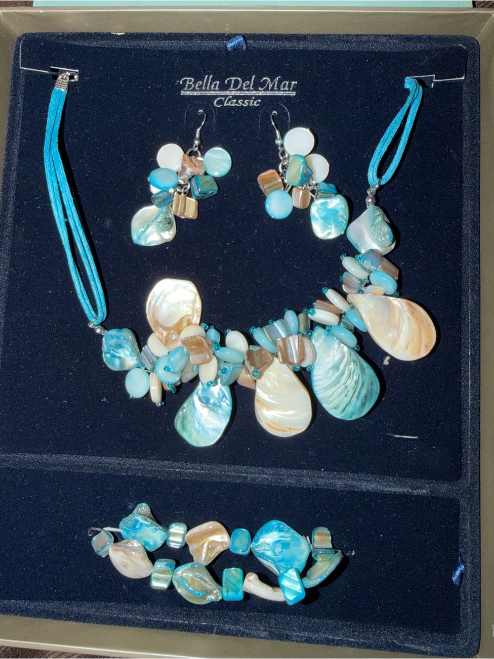 Bella D. Turquoise and Cream Shell Statement Necklace Set